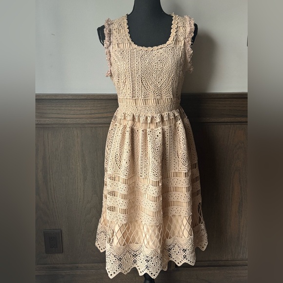 Geode Dresses & Skirts - Geode ModCloth Elegant Lace Midi Dress in Cream